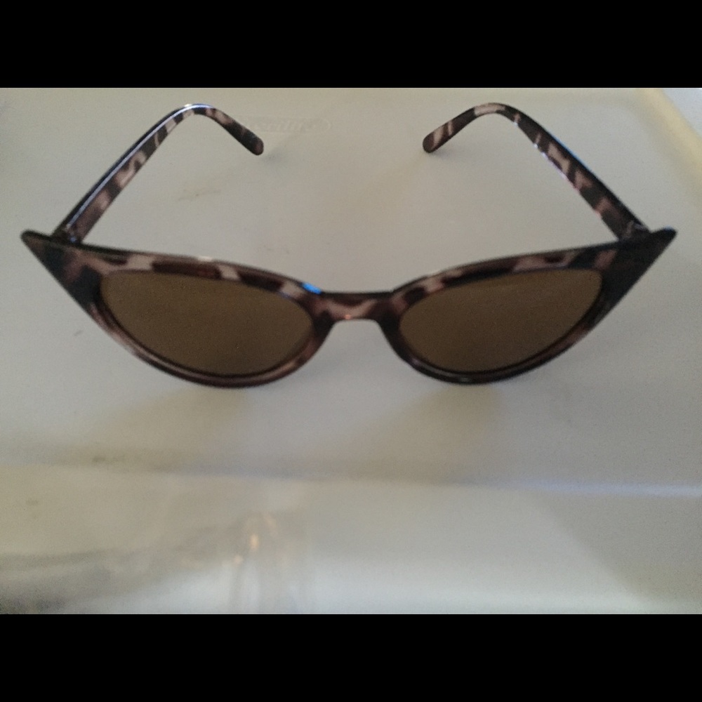 Sun glasses - Picture 3 of 6